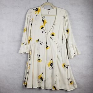 Free People Size L Bell Sleeve Wrap Dress Ivory Sunflower Print Feminine‎ Cutesy